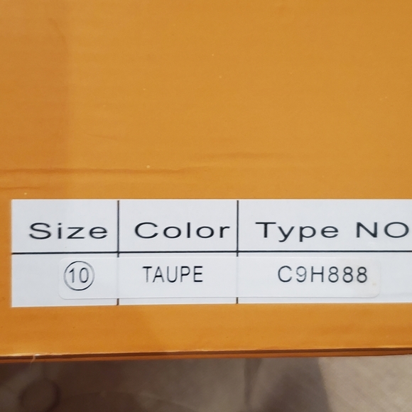 NIB Womens generic 3 inch wedges Size 10 color taupe - Picture 7 of 7